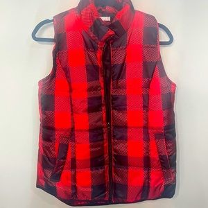 EUC Puffer Vest - NEW without tag. Buffalo Plaid
